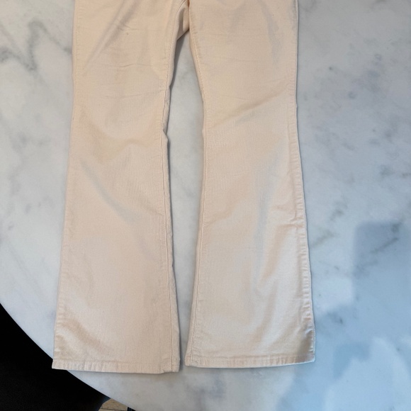 Levi’s Micro Corduroy Jeans - 725 High Rise Bootcut Size 31X32” - Buttercream - Picture 9 of 10